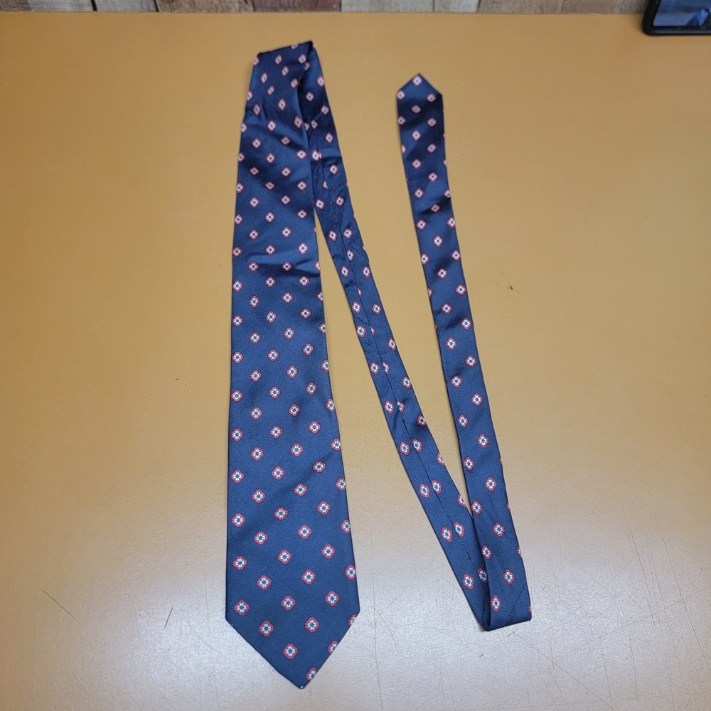 Gant Blue Red and White Silk Tie Length 56"